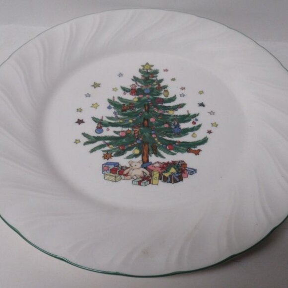 NIKKO China HAPPY HOLIDAYS 10 3/4 Inch Large Dinner Plate - Picture 1 of 2